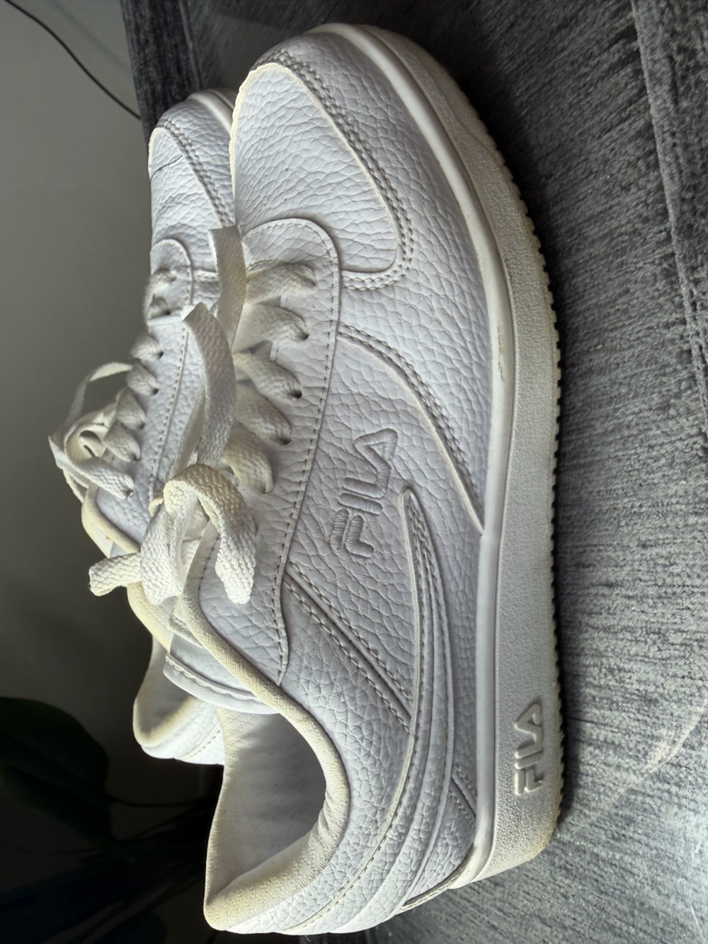 FILA Men's White Leather Low-Top Sneakers